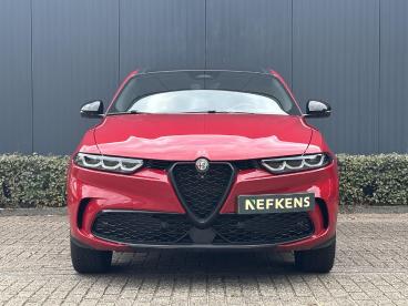 SPOTICAR Alfa Romeo Tonale 1.3t Phev Edizione Business | Schuifdak | Rondomzi Tweedehands - Suv Plugin Hybrid Rood - Baarn - 1200302749_2