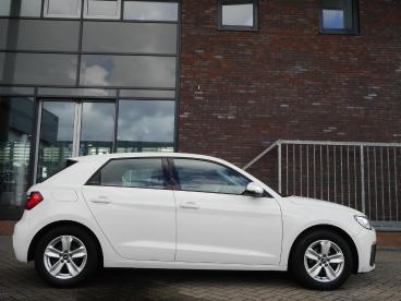SPOTICAR Audi A1 Sportback 25 Tfsi Pro Line | Carplay | Navigatie | Cruise Co Tweedehands - Hatchback Benzine Wit - Sneek - 1200303503_3