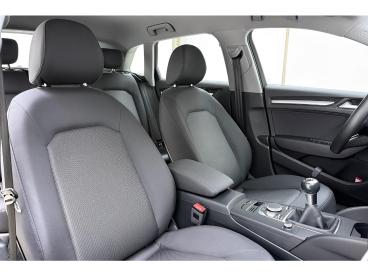 SPOTICAR Audi A3 Sportback 30 Tfsi Pro Line | Navigatie | Parkeerse Tweedehands - Hatchback Benzine Zwart - Leeuwarden - 1200303567_3