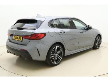 SPOTICAR Bmw Serie 1 18i Executive Automaat | M Pakket Interieur & Exte Tweedehands - Hatchback Benzine Grijs - Leeuwarden - 1200292574_2
