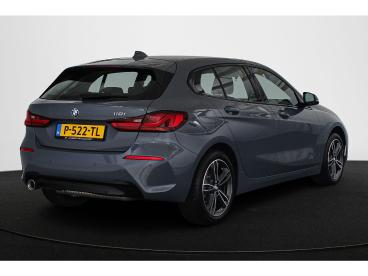 SPOTICAR Bmw Serie 1 18i Executive Sport Line Stoelverwarming Trekhaak Tweedehands - Hatchback Benzine Grijs - Mijdrecht - 1200293725_3