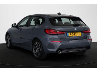SPOTICAR Bmw Serie 1 18i Executive Sport Line Stoelverwarming Trekhaak Tweedehands - Hatchback Benzine Grijs - Mijdrecht - 1200293725_4