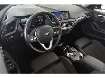 SPOTICAR Bmw Serie 1 18i Executive Sport Line Stoelverwarming Trekhaak Tweedehands - Hatchback Benzine Grijs - Mijdrecht - 1200293725_5