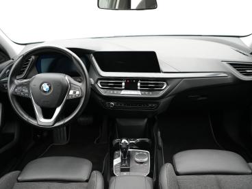 SPOTICAR Bmw Serie 1 16i Executive Edition Automaat | Apple Carplay | N Tweedehands - Hatchback Benzine Zwart - Rotterdam - 1200294755_5