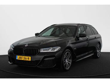 SPOTICAR Bmw Serie 5 Touring 530e M Sport Panoramadak Laser Harman Kard Tweedehands - Stationwagen Plugin Hybrid Zwart - Mijdrecht - 1200283629_1