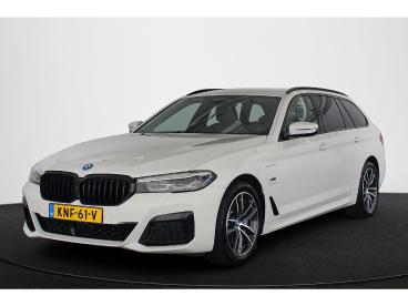 SPOTICAR Bmw Serie 5 Touring 530e M Sport Trekhaak Adaptieve Cruise Con Tweedehands - Stationwagen Plugin Hybrid Wit - Mijdrecht - 1200296884_1