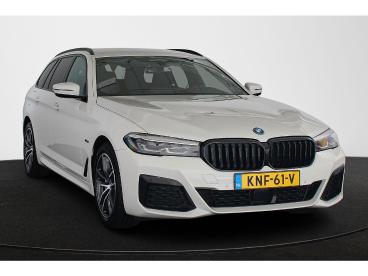SPOTICAR Bmw Serie 5 Touring 530e M Sport Trekhaak Adaptieve Cruise Con Tweedehands - Stationwagen Plugin Hybrid Wit - Mijdrecht - 1200296884_2