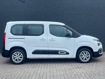 SPOTICAR Citroën Berlingo 1.2 Puretech 130pk Eat8 Feel | Sensoren Achter | A Tweedehands - Mpv Benzine Wit - Hengelo - 1200293525_4