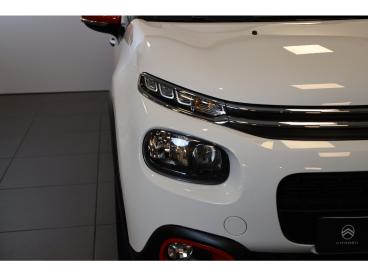 SPOTICAR Citroën C3 Pt 110 Shine Automaat-6 Carplay | Spoiler | Navi | Tweedehands -  Benzine Wit - 's-gravenzande - 1200288822_2