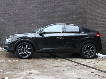 SPOTICAR Citroën C4 E-c4 Shine 50kwh 136pk | Accu 92% | Schuif-/kanteldak | Tweedehands - Suv Elektrisch Zwart - Doorn - 1200285777_2