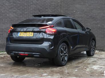 SPOTICAR Citroën C4 E-c4 Shine 50kwh 136pk | Accu 92% | Schuif-/kanteldak | Tweedehands - Suv Elektrisch Zwart - Doorn - 1200285777_3