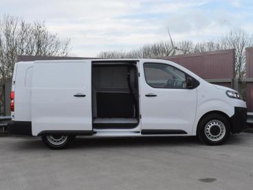 SPOTICAR Citroën Jumpy E-jumpy Xl 75 Kwh | Tot 8 Jaar Garantie | Techno Nav Pakke Tweedehands - Bedrijfswagen Elektrisch Wit - Alphen Aan Den Rijn - 1200284209_4