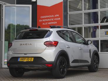 SPOTICAR Dacia Sandero 1.0 Tce 90 Comfort | Automaat | Navigatie | Camera Tweedehands -  Benzine Grijs - Sneek - 1200299020_5