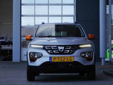 SPOTICAR Dacia Spring Expression 27 Kwh | Achteruitrijcamera | Parkeerse Tweedehands - Hatchback Elektrisch Grijs - Sneek - 1200294888_3