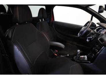 SPOTICAR Ds Ds 3 Pt 110 So Chic Navi | Trekhaak| Sportstoelen | Lm Tweedehands -  Benzine Rood - 's-gravenzande - 1200276995_3