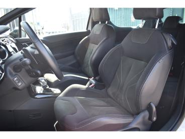 SPOTICAR Ds Ds 3 Puretech 110 Eat6 Automaat Performance Line .| Nav Tweedehands -  Benzine Wit - Waalwijk - 1200294057_2