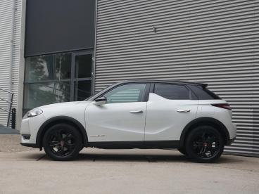 SPOTICAR Ds Ds 3 Crossback 1.2 Turbo 130 Performance Line Parkeerhu Tweedehands -  Benzine Wit - Woerden - 1200295884_3
