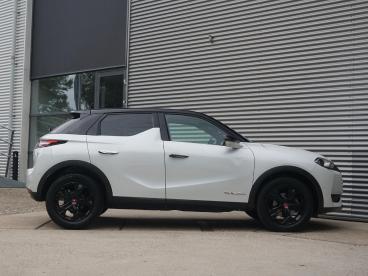 SPOTICAR Ds Ds 3 Crossback 1.2 Turbo 130 Performance Line Parkeerhu Tweedehands -  Benzine Wit - Woerden - 1200295884_4