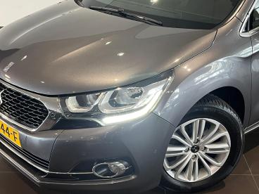 SPOTICAR Ds Ds 4 Chic 5-deurs 1.2 Turbo 130pk | Navi | Dodehoekbew. Tweedehands - Hatchback Benzine Grijs - Dordrecht - 1200277998_3