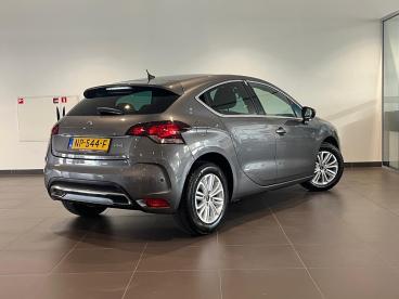 SPOTICAR Ds Ds 4 Chic 5-deurs 1.2 Turbo 130pk | Navi | Dodehoekbew. Tweedehands - Hatchback Benzine Grijs - Alblasserdam - 1200294804_5