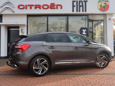 SPOTICAR Ds Ds 5 Thp 165pk S&s Eat6 Automaat Performance Line, Rijk Tweedehands - Hatchback Benzine Grijs - Ommen - 1200299546_4