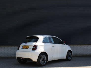 SPOTICAR Fiat 500 24kwh 95pk Red I Pack Comfort I Pack Style I Navig Tweedehands - Stadsauto Elektrisch Wit - Venlo - 1200274085_5