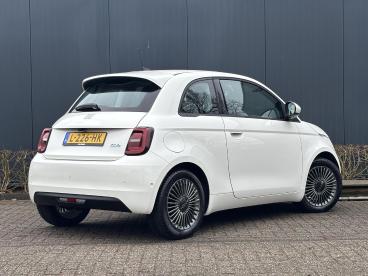 SPOTICAR Fiat 500 Icon 42kwh | 1ste Eigenaar | Achteruitrijcamera | Tweedehands - Stadsauto Elektrisch Wit - Baarn - 1200286404_3