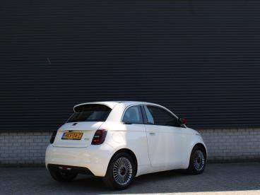 SPOTICAR Fiat 500 24kwh 95pk Red I Pack Comfort I Pack Style I Navig Tweedehands - Stadsauto Elektrisch Wit - Venlo - 1200292354_5
