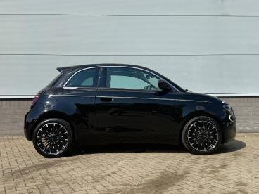 SPOTICAR Fiat 500 1.0 Hybrid La Prima | Parkeersensoren | Cruise Con Tweedehands - Stadsauto Benzine Zwart - Doetinchem - 1200298648_4