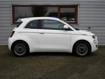 SPOTICAR Fiat 500 E 42kwh 118pk Automaat Apple Carplay | Cruise | Dab Tweedehands - Stadsauto Elektrisch Wit - Sittard - 1200271337_3