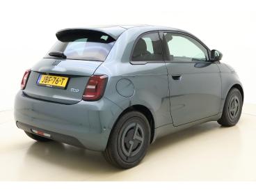 SPOTICAR Fiat 500 E Giorgio Armani Edition 42 Kwh | €8.500,- Demo Voor Tweedehands - Stadsauto Elektrisch Groen - Leeuwarden - 1200277226_2