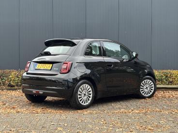 SPOTICAR Fiat 500 E 42kwh Urban | Accurapport 95% | Apple Carplay & An Tweedehands - Stadsauto Elektrisch Zwart - Baarn - 1200281393_3