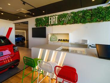 SPOTICAR Fiat 500 E Icon 42 Kwh / Navigatie / Climate / Soh 94% Tweedehands - Stadsauto Elektrisch Zwart - Amsterdam - 1200282851_4