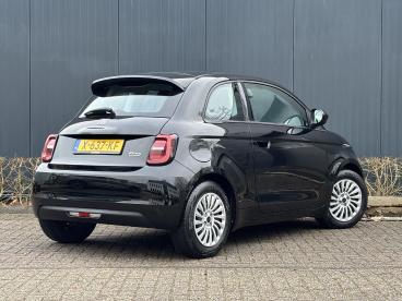 SPOTICAR Fiat 500 E Urban 42 Kwh | 1ste Eigenaar | Accurapport 95% | C Tweedehands - Stadsauto Elektrisch Zwart - Baarn - 1200287432_3