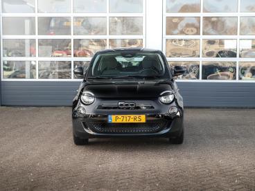 SPOTICAR Fiat 500 E Icon 42 Kwh | Soh 96,4% | Carplay | Navigatie | Cl Tweedehands - Stadsauto Elektrisch Zwart - Waddinxveen - 1200287987_2