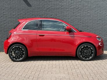 SPOTICAR Fiat 500 E La Prima 42 Kwh | 321km Wltp|  Adaptieve Cruise Co Tweedehands - Stadsauto Elektrisch Rood - Hengelo - 1200299504_4