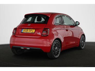 SPOTICAR Fiat 500 E La Prima 42 Kwh Pano Leder Stoelverwarming Jbl Cam Tweedehands - Stadsauto Elektrisch Rood - Mijdrecht - 1200301972_3