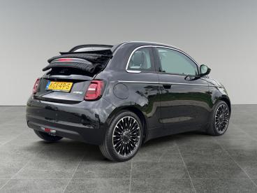 SPOTICAR Fiat 500 500c La Prima 1.0 Hybrid 65pk | Clima | Camera | Apple Tweedehands - Stadsauto Benzine Zwart - Dordrecht - 1200293227_5