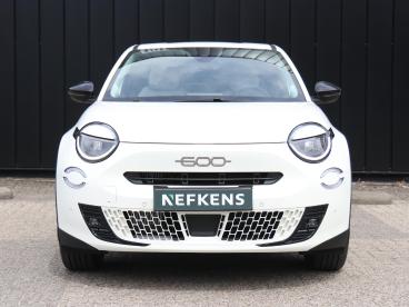 SPOTICAR Fiat 600 1.2 Hybrid 110pk La Prima Automaat | Voorraad Voor Tweedehands - Suv Benzine Wit - Baarn - 1200270116_4