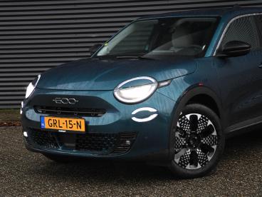 SPOTICAR Fiat 600 La Prima 1.2 Hybrid 100pk Automaat Navi | Adap. Cr Tweedehands - Suv Benzine Blauw - Heerlen - 1200271525_2