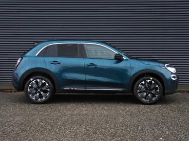 SPOTICAR Fiat 600 La Prima 1.2 Hybrid 100pk Automaat Navi | Adap. Cr Tweedehands - Suv Benzine Blauw - Heerlen - 1200271525_3