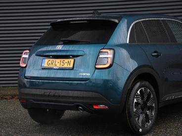 SPOTICAR Fiat 600 La Prima 1.2 Hybrid 100pk Automaat Navi | Adap. Cr Tweedehands - Suv Benzine Blauw - Heerlen - 1200271525_5