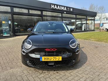 SPOTICAR Fiat 600 E Red 54 Kwh | Climate Control | Apple Carplay/and Tweedehands - Suv Elektrisch Zwart - Emmeloord - 1200271906_2