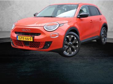 SPOTICAR Fiat 600 E La Prima 54 Kwh Lederen Bekleding | Navigatie | Tweedehands - Suv Elektrisch Oranje - De Meern - 1200273518_1