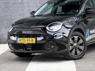 SPOTICAR Fiat 600 Urban 1.2 Hybrid 110pk Automaat Pdc Achter | Apple Tweedehands - Suv Benzine Zwart - Sittard - 1200279696_2