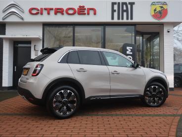 SPOTICAR Fiat 600 1.2 Hybrid Turbo Charged 110pk Automaat La Prima, Tweedehands - Suv Hybride Grijs - Ommen - 1200282437_4