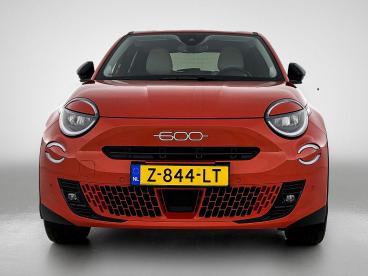 SPOTICAR Fiat 600 E La Prima 54 Kwh 156pk Automaat | 11 Kw Lader | N Tweedehands - Suv Elektrisch Oranje - Eindhoven - 1200282724_4