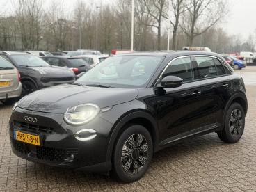 SPOTICAR Fiat 600 Hybrid Urban Automaat|carplay|airco|cruise Tweedehands - Suv Hybride Zwart - Den Helder - 1200285706_1
