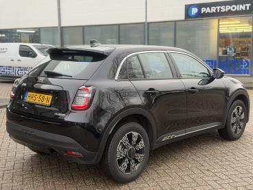 SPOTICAR Fiat 600 Hybrid Urban Automaat|carplay|airco|cruise Tweedehands - Suv Hybride Zwart - Den Helder - 1200285706_5