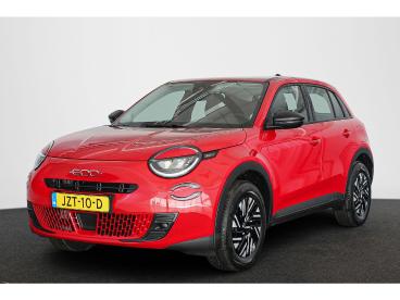 SPOTICAR Fiat 600 1.2 Hybrid Urban / Stoelverwarming / Nieuw! / Mega Tweedehands - Suv Hybride Rood - Amsterdam - 1200288499_1
